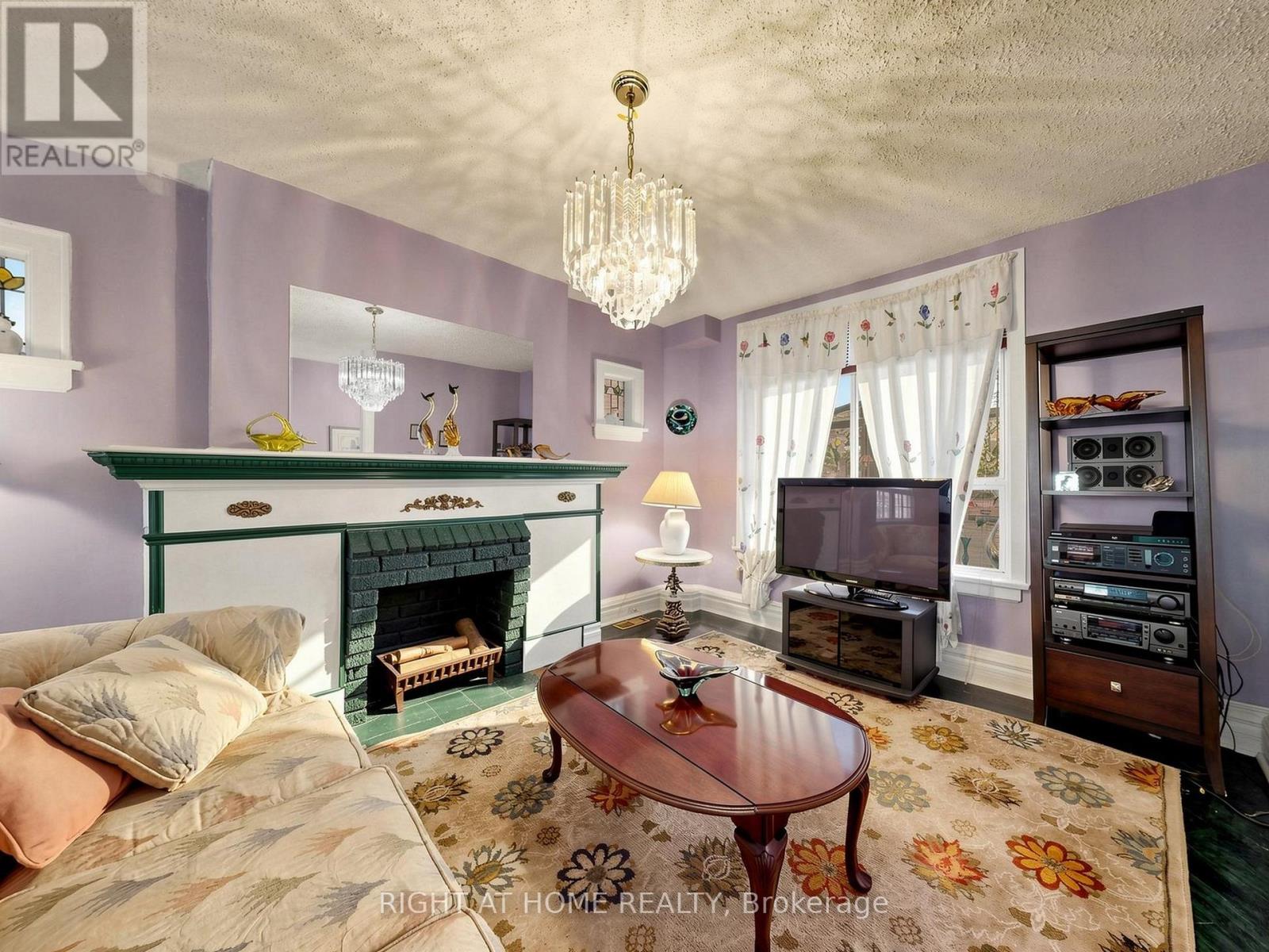 86 Caithness Avenue, Toronto, Ontario  M4J 3Y1 - Photo 9 - E13413344