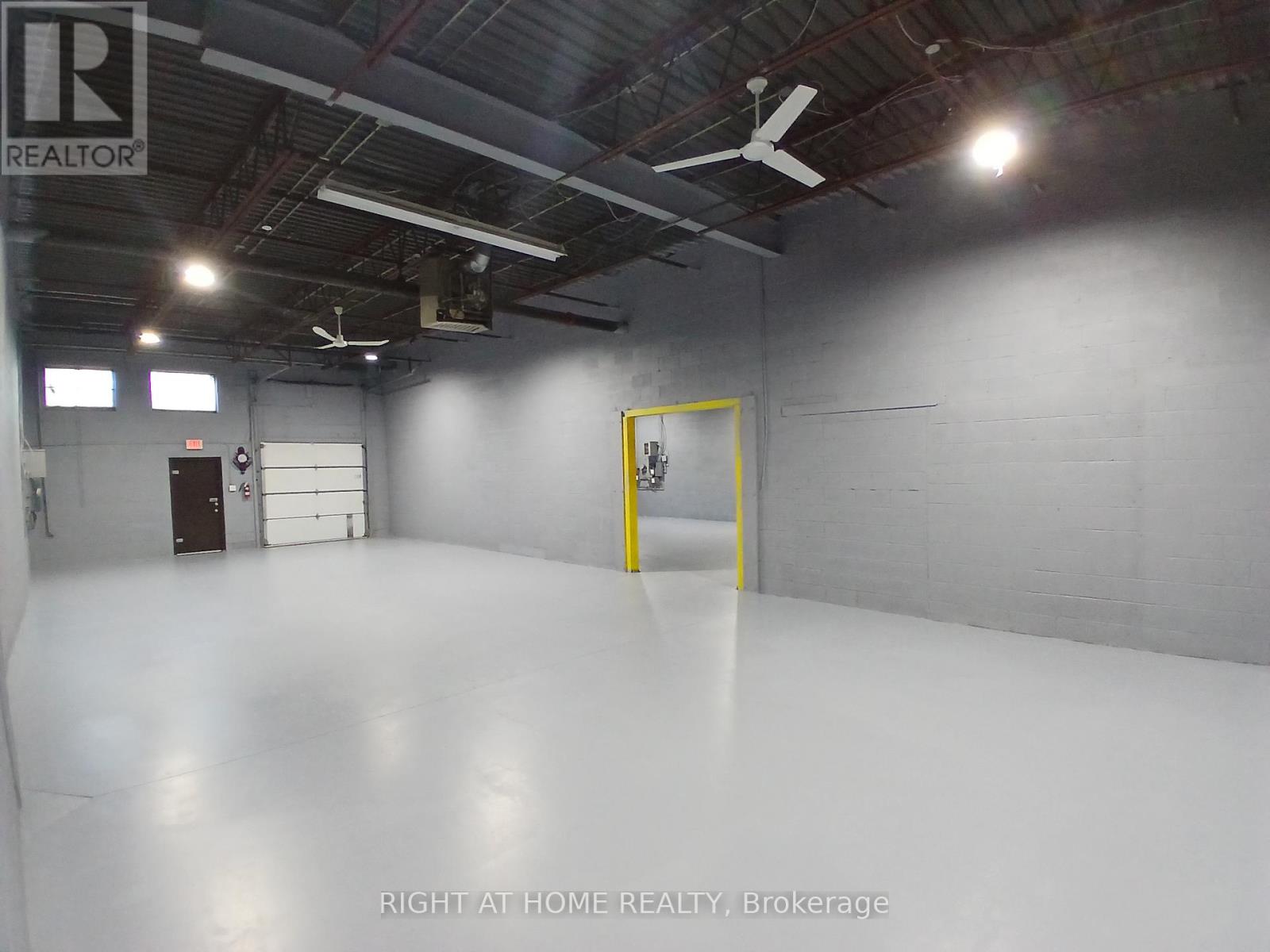 8 & 9 - 120 Midwest Road, Toronto, Ontario  M1P 3B2 - Photo 15 - E13413360