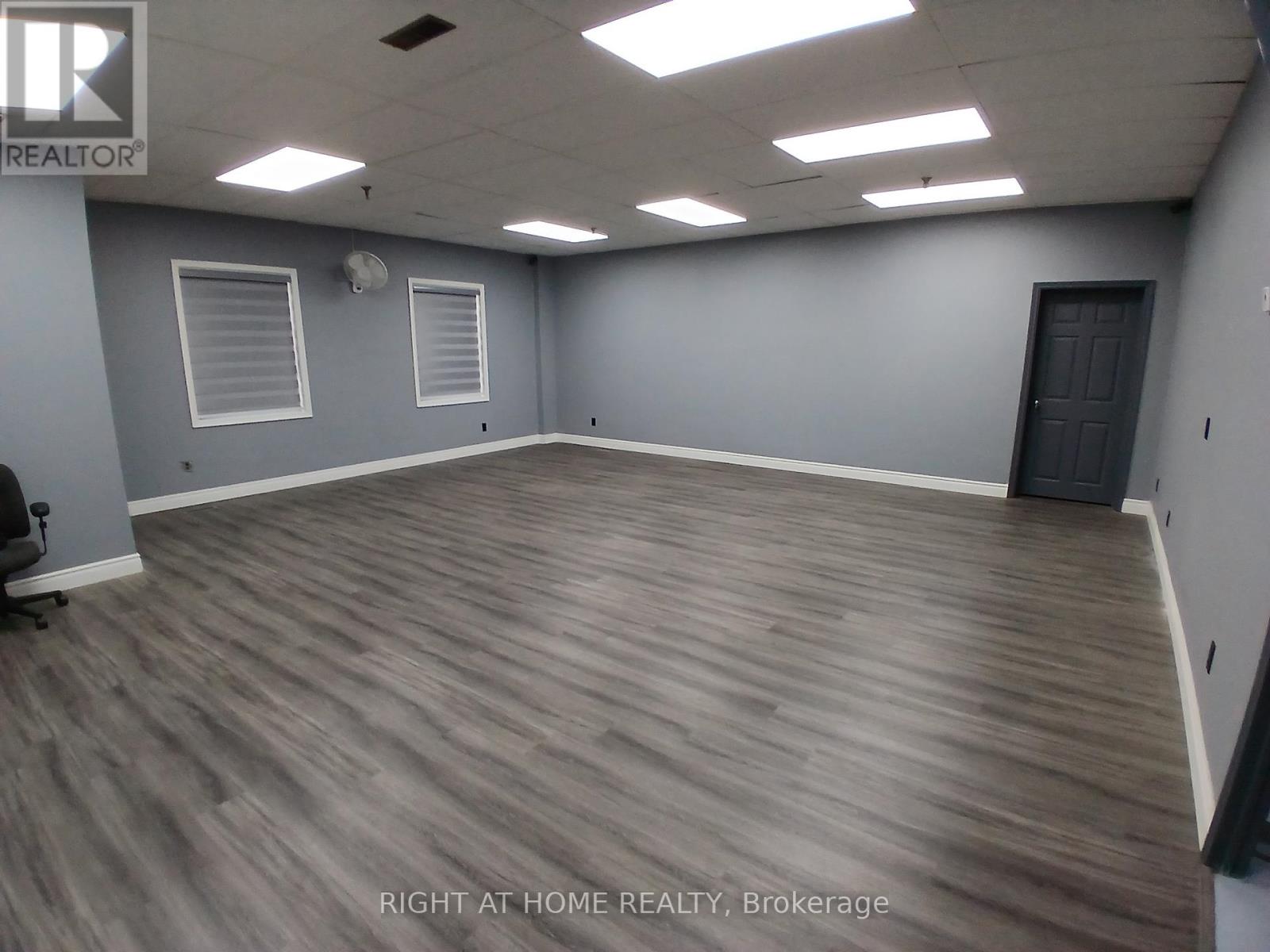 8 & 9 - 120 Midwest Road, Toronto, Ontario  M1P 3B2 - Photo 3 - E13413360