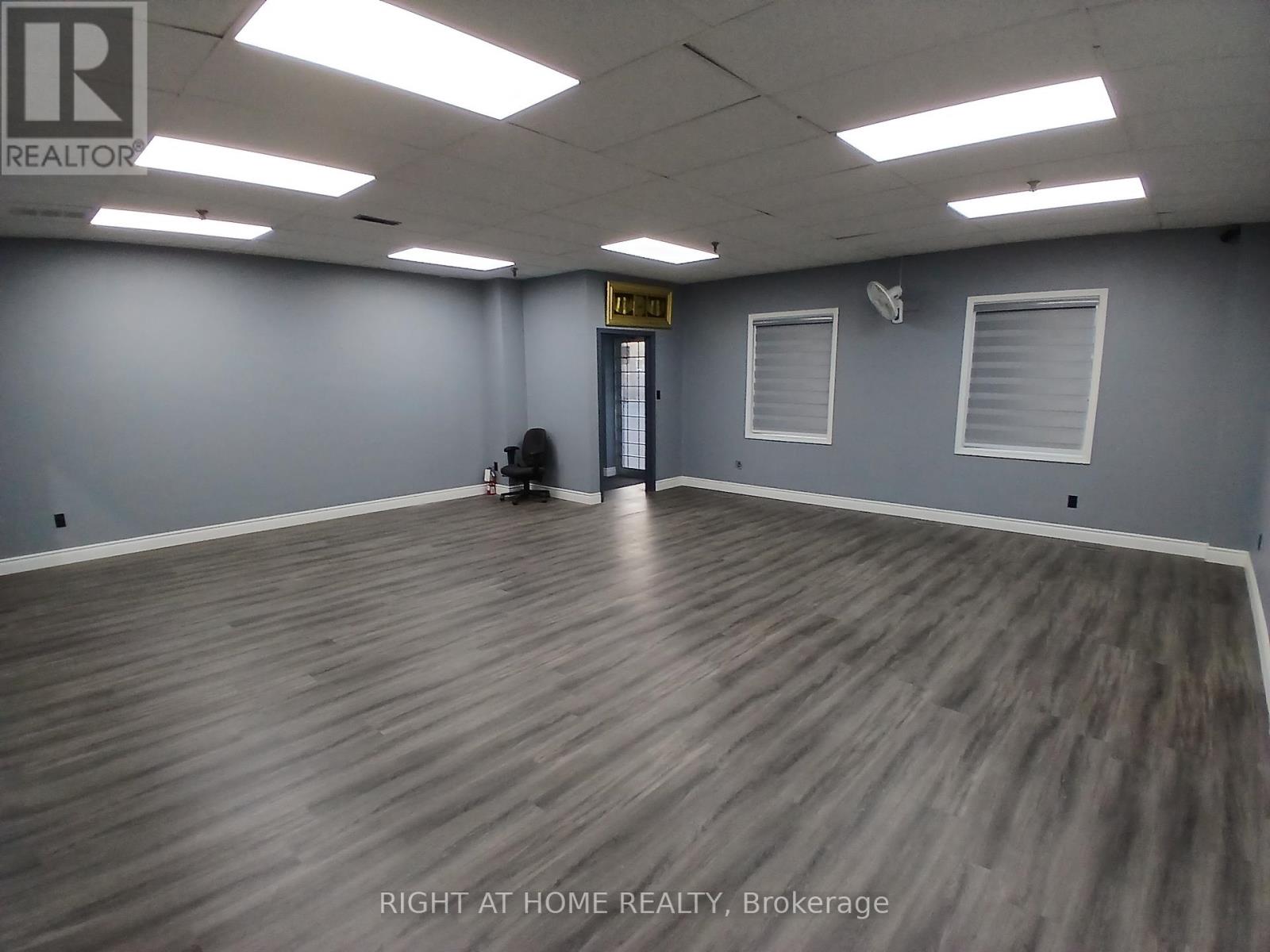 8 & 9 - 120 Midwest Road, Toronto, Ontario  M1P 3B2 - Photo 4 - E13413360