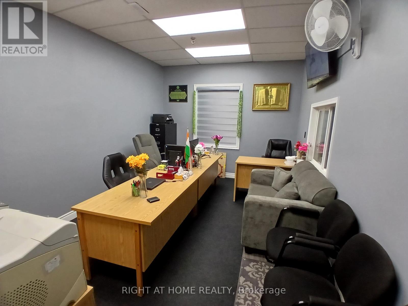 8 & 9 - 120 Midwest Road, Toronto, Ontario  M1P 3B2 - Photo 9 - E13413360