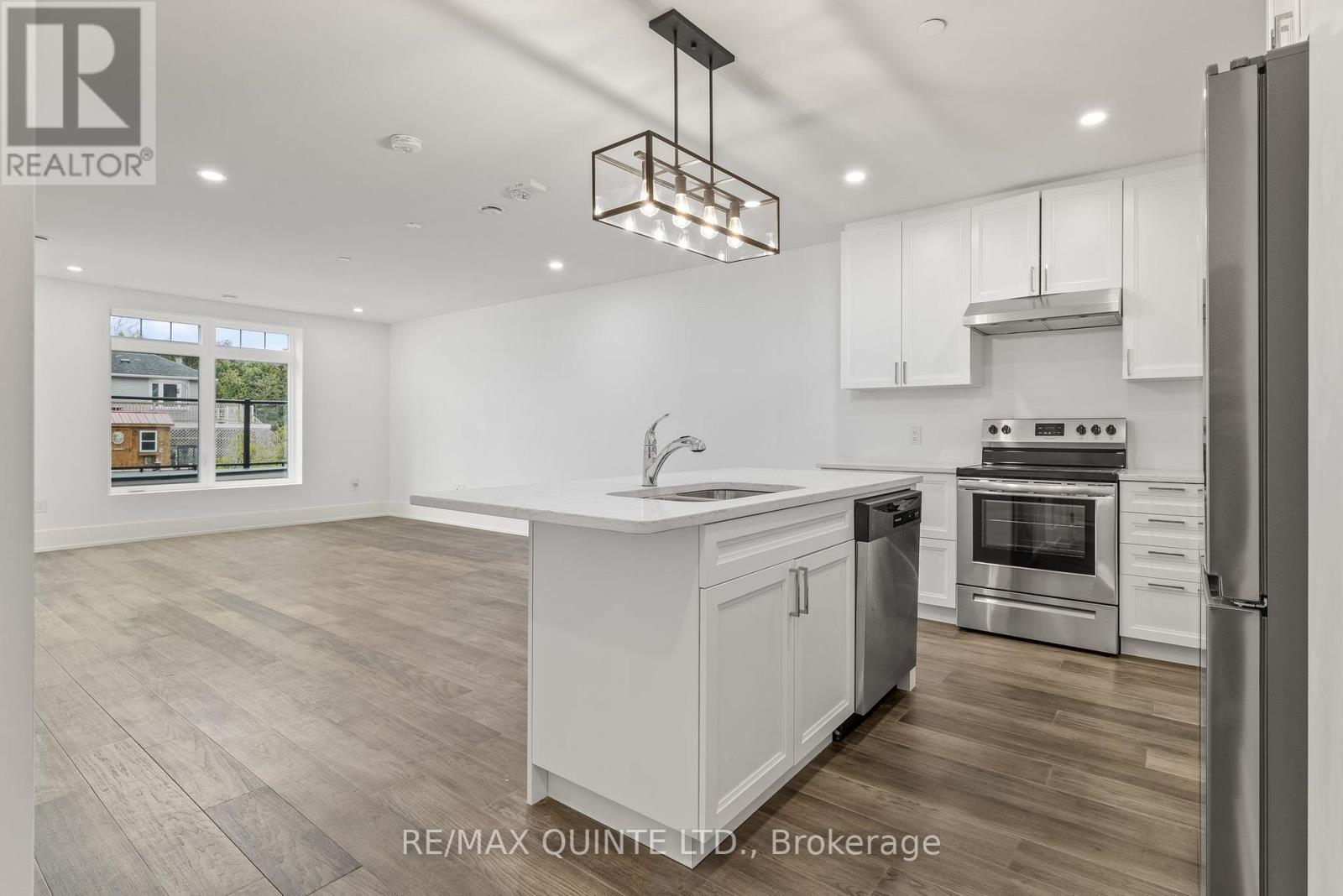 306 - 17 Cleave Avenue, Prince Edward County, Ontario  K0K 2T0 - Photo 4 - X12268400