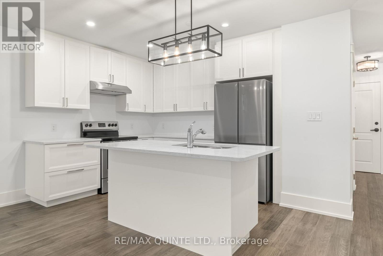 306 - 17 Cleave Avenue, Prince Edward County, Ontario  K0K 2T0 - Photo 5 - X12268400