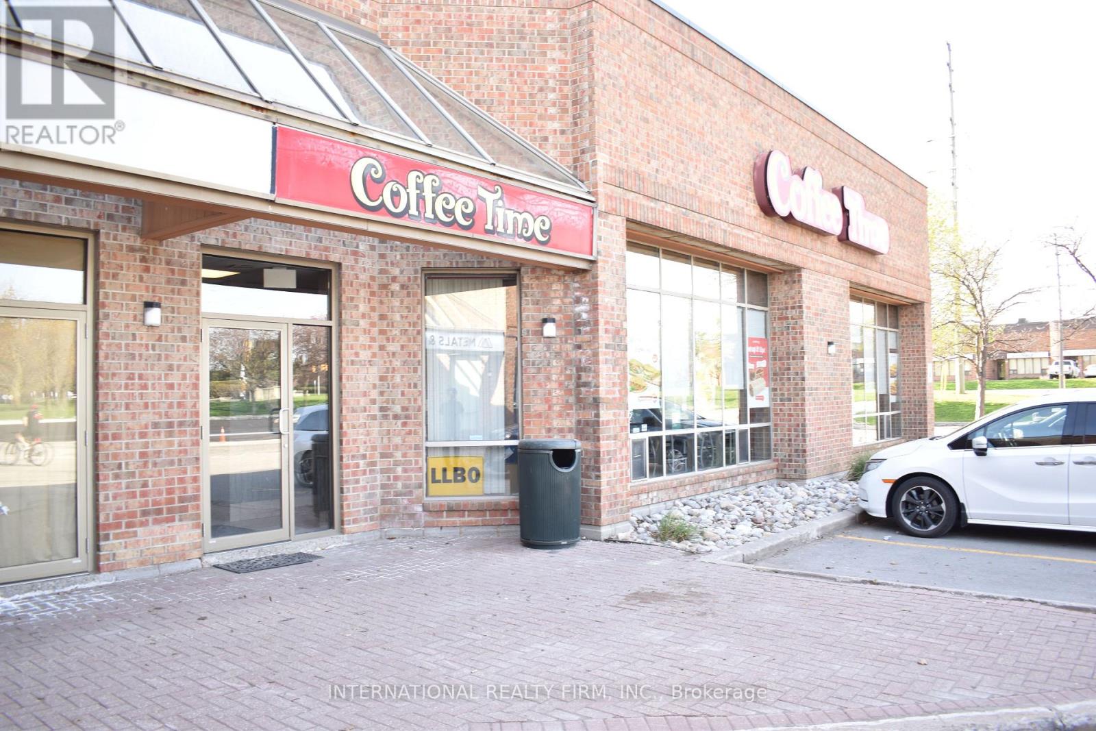6 - 15 CONNIE CRESCENT, Vaughan, Ontario