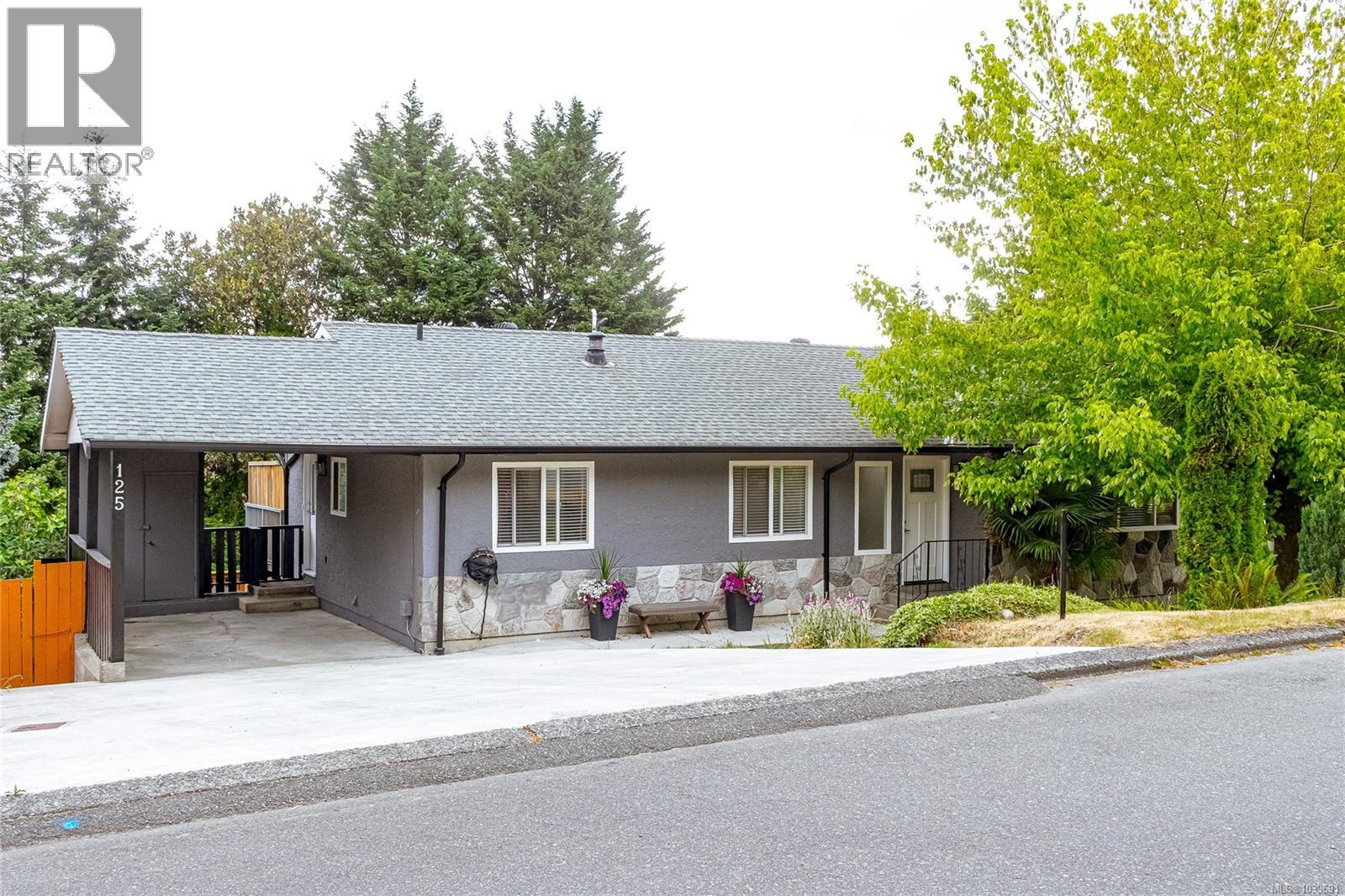 125 Arbutus Cres