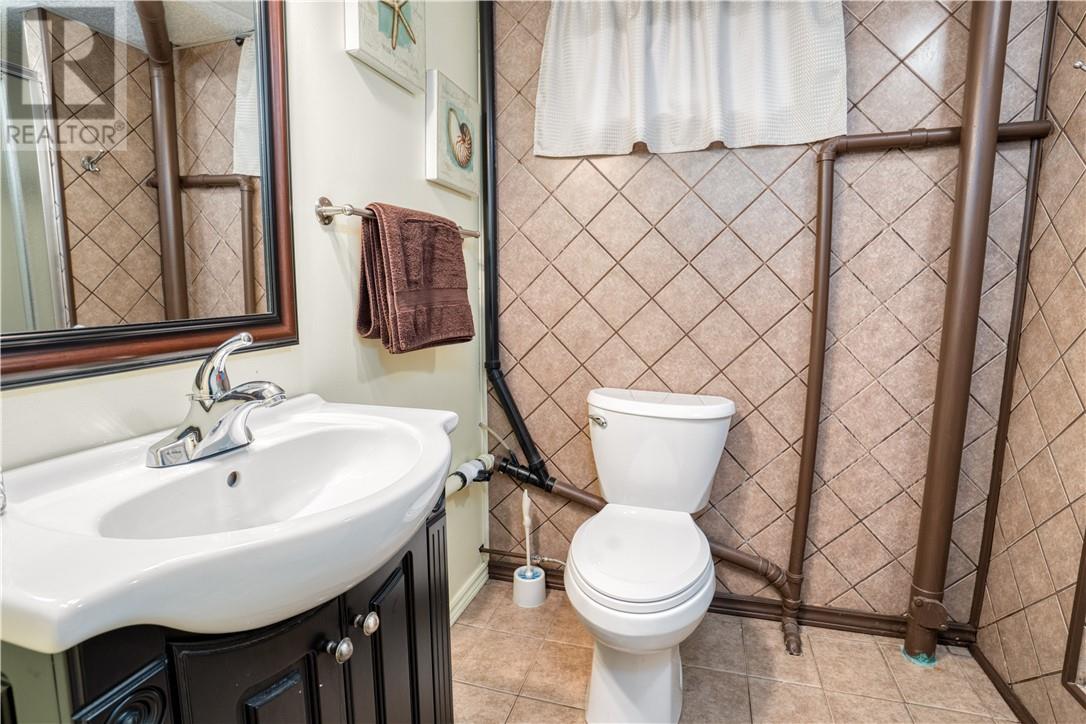 718 Westmount, Greater Sudbury, Ontario  P3A 1B5 - Photo 15 - 2128373