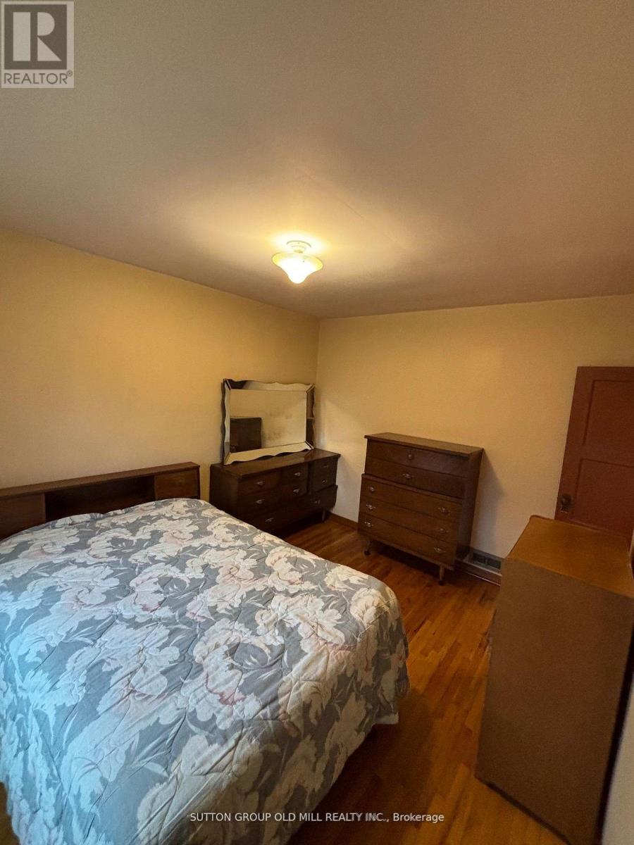 14 Ashmore Avenue, Toronto, Ontario  M8Z 4C4 - Photo 17 - W13413252