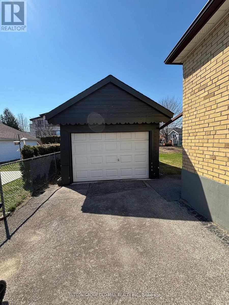 14 Ashmore Avenue, Toronto, Ontario  M8Z 4C4 - Photo 35 - W13413252