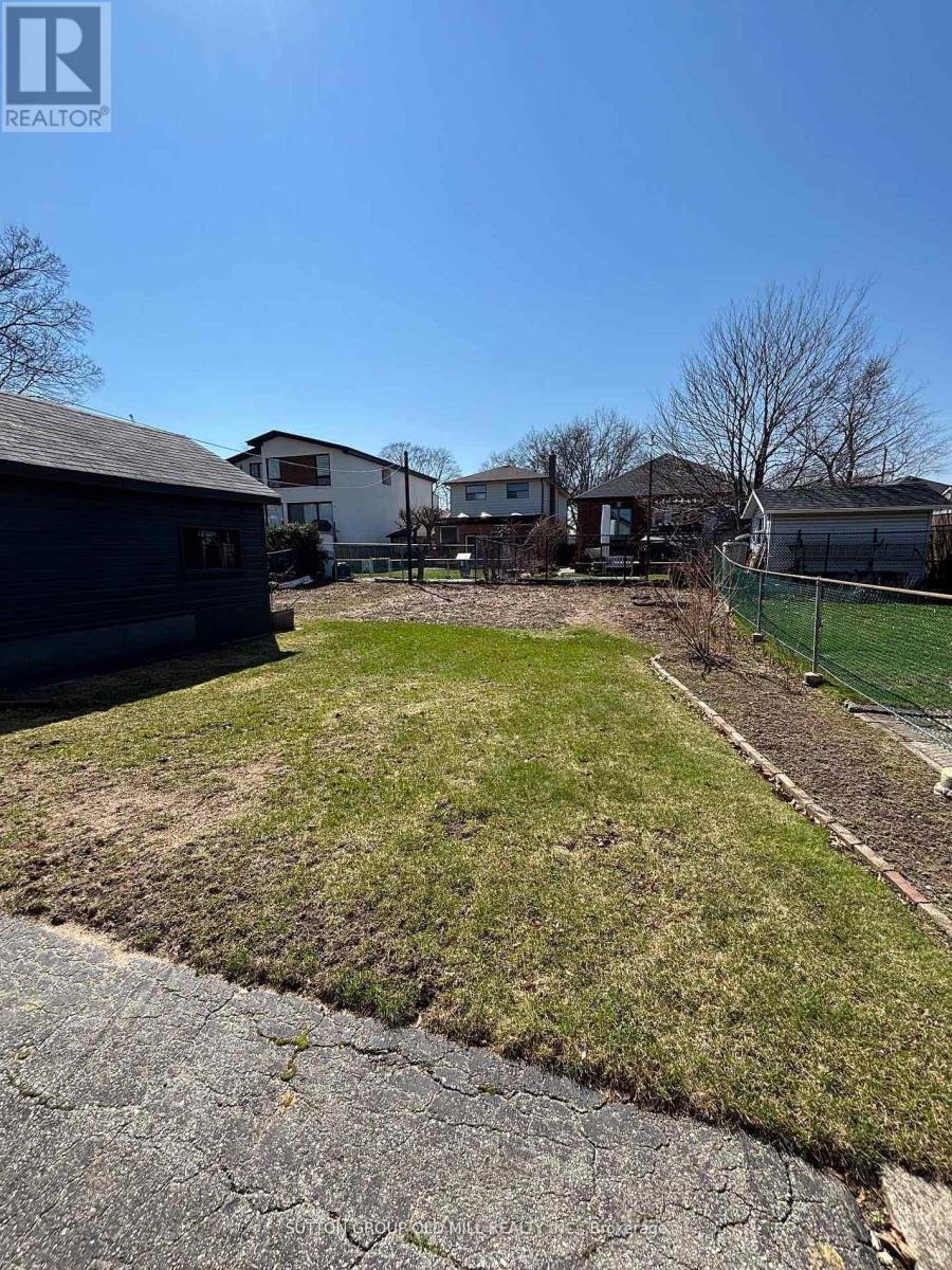14 Ashmore Avenue, Toronto, Ontario  M8Z 4C4 - Photo 38 - W13413252