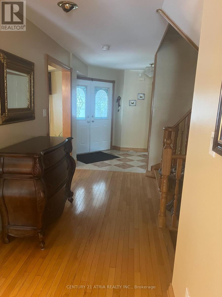 3372 Bobwhite Mews, Mississauga, Ontario  L5N 6E7 - Photo 2 - W13413264