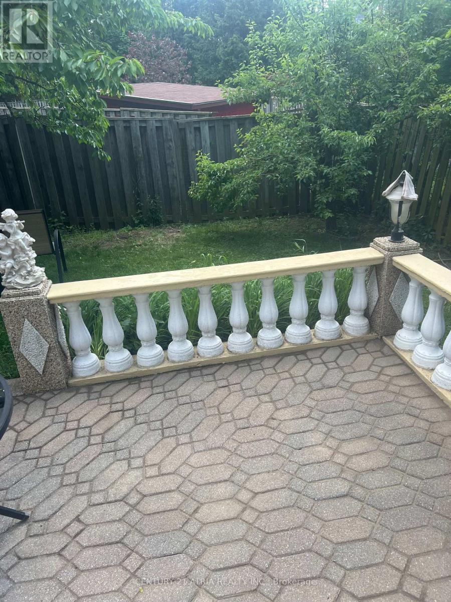 3372 Bobwhite Mews, Mississauga, Ontario  L5N 6E7 - Photo 3 - W13413264