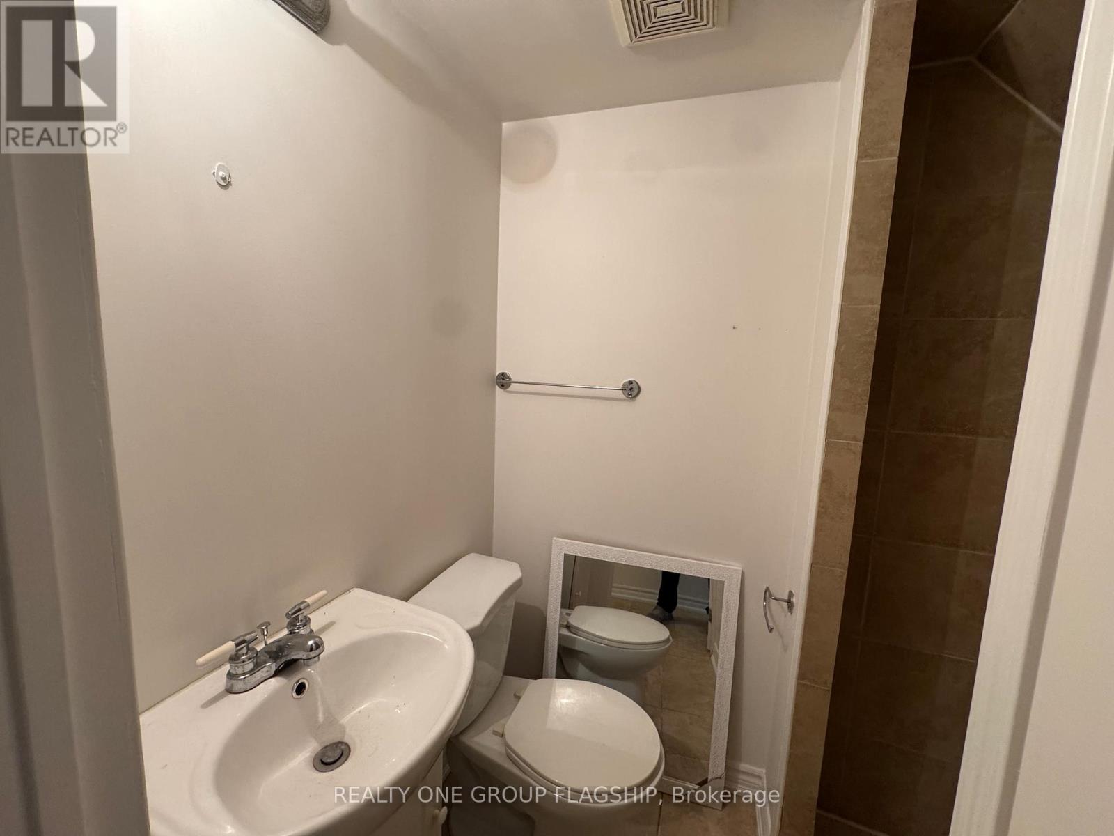 (Lower) - 3857 Skyview Street, Mississauga, Ontario  L5M 8A1 - Photo 8 - W13413310
