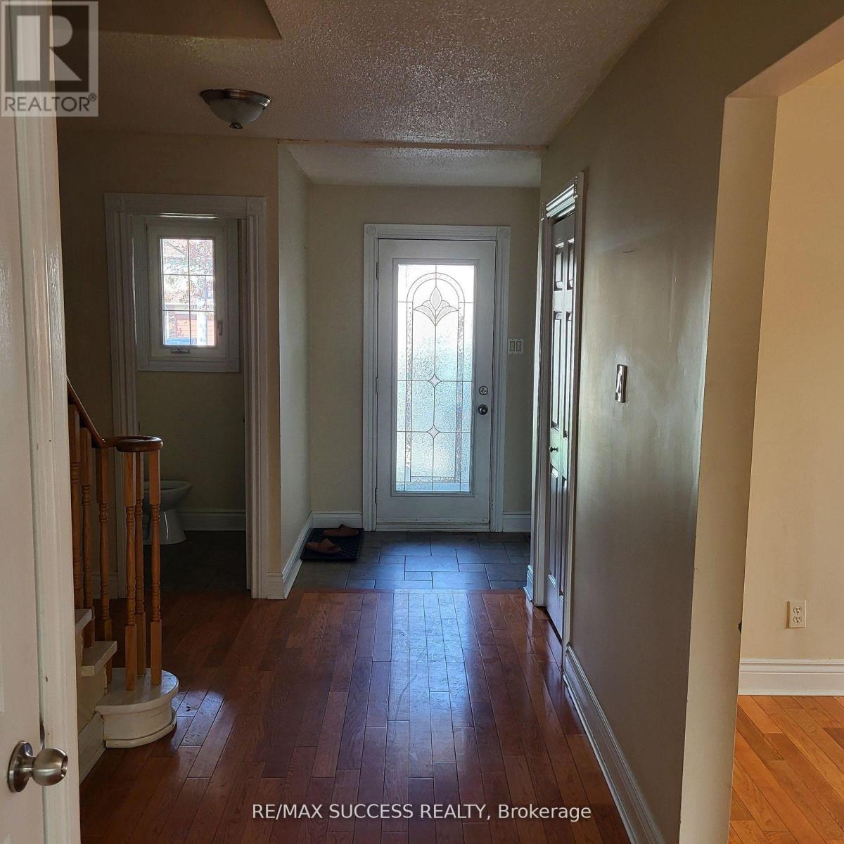 22 OMEGA SQUARE S, Brampton, Ontario