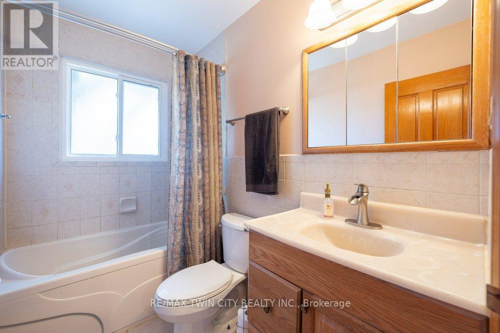 995 Weber Street E, Kitchener, Ontario  N2A 1B4 - Photo 19 - X13413246