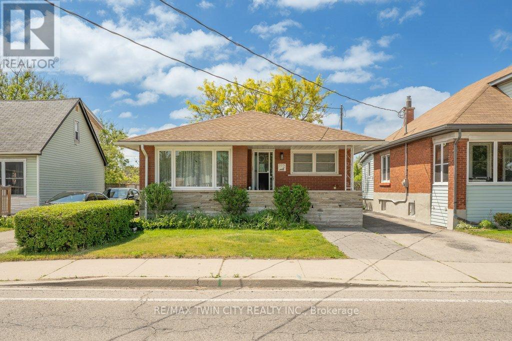 995 Weber Street E, Kitchener, Ontario  N2A 1B4 - Photo 3 - X13413246