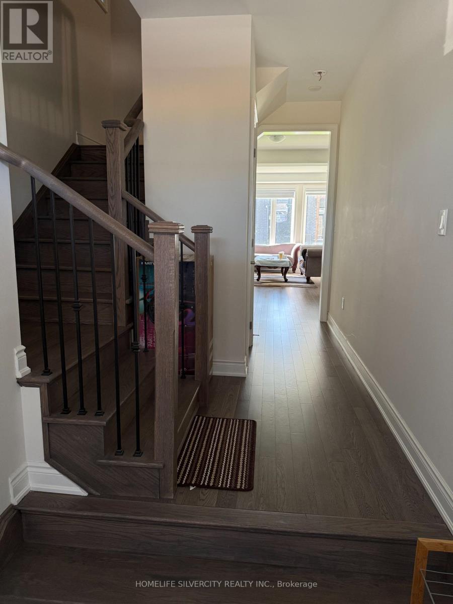 39 Stanley Leitch Drive, Erin, Ontario  N0B 1T0 - Photo 2 - X13413266