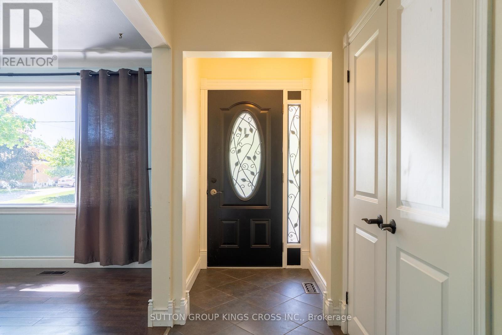 23 Redbud Drive, Chatham-Kent, Ontario  N7M 4E6 - Photo 4 - X13413366