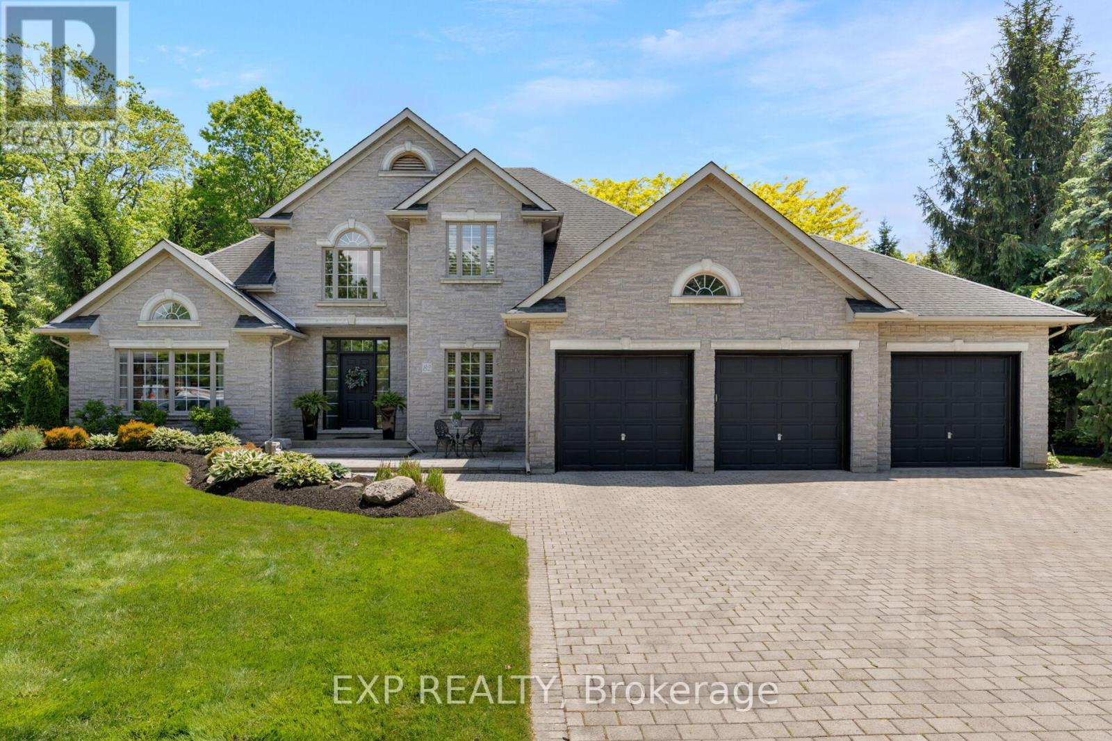 82 KUNDA PARK BOULEVARD, Pelham, Ontario