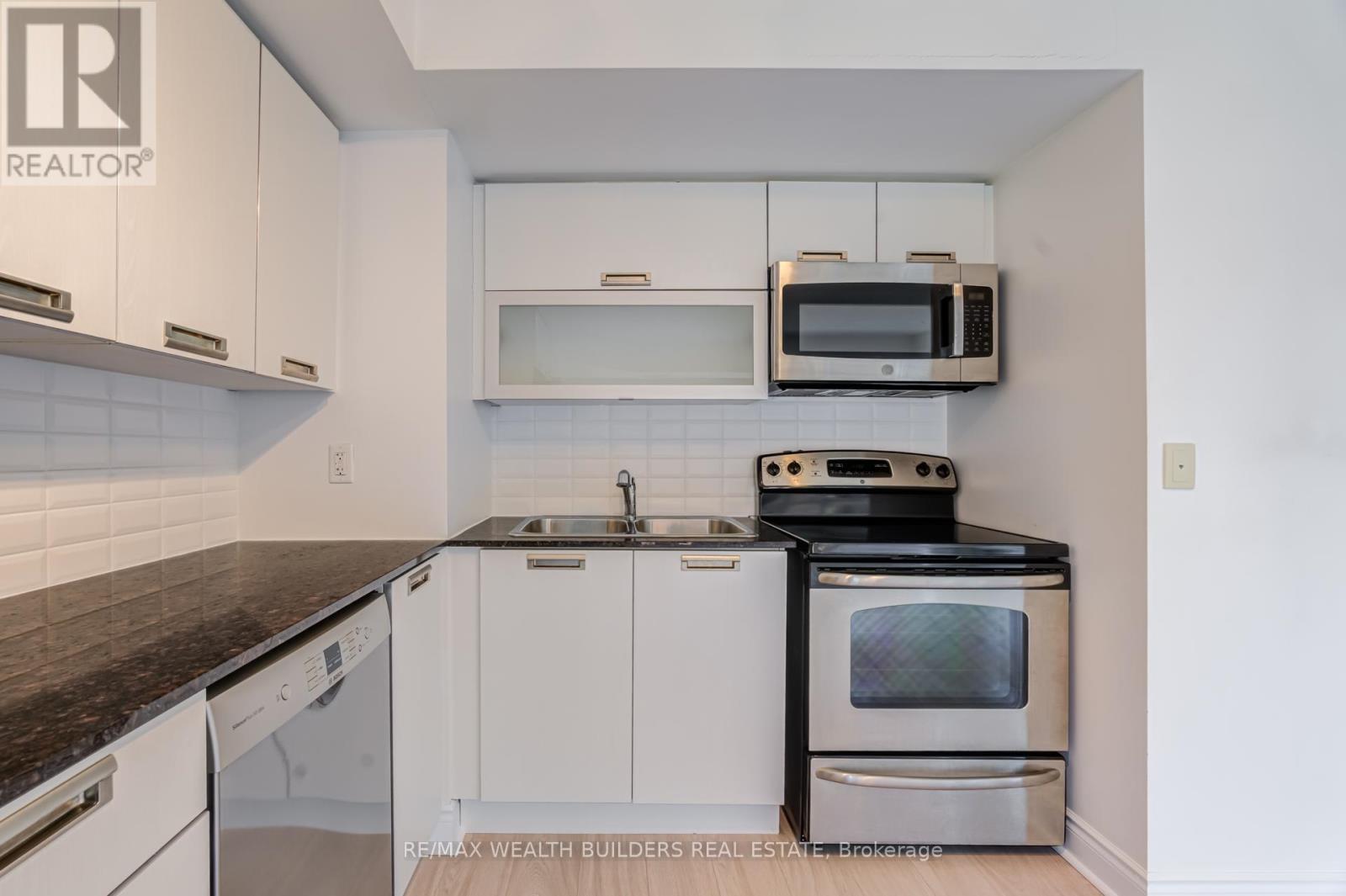 1212 - 28 Ted Rogers Way, Toronto, Ontario  M4Y 2J4 - Photo 26 - C13170112