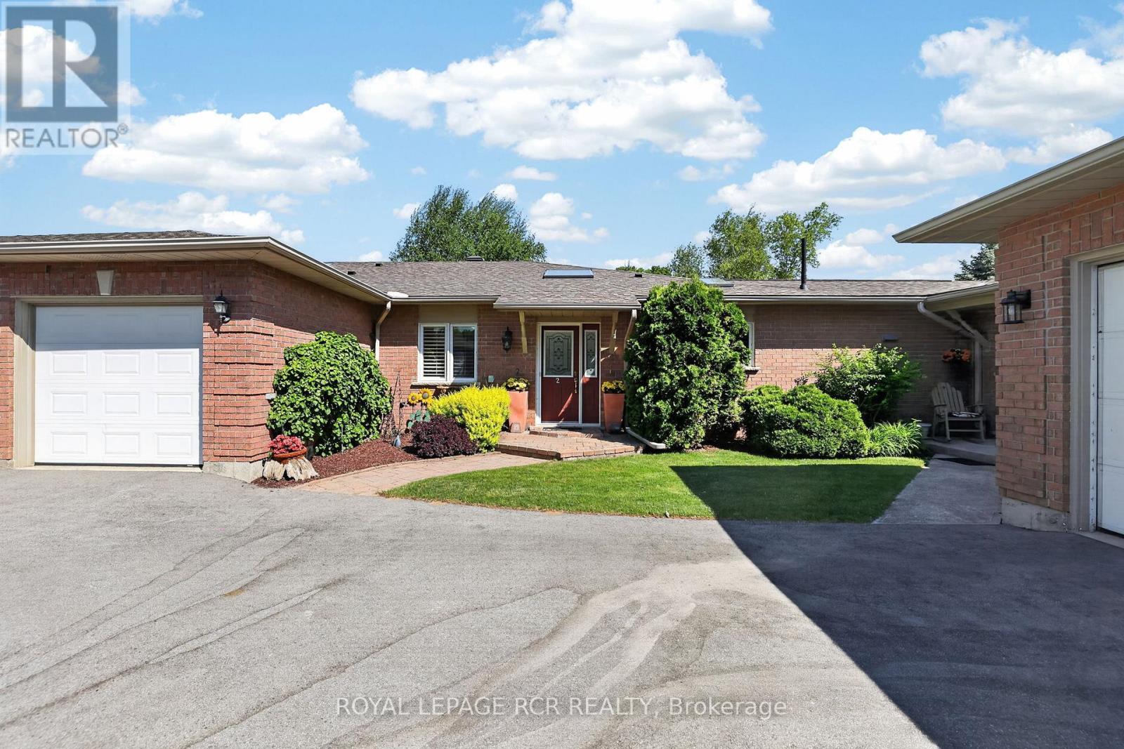 2-28 Reddington Drive, Caledon, Ontario L7E 0E4 - Photo 2 - W12904404