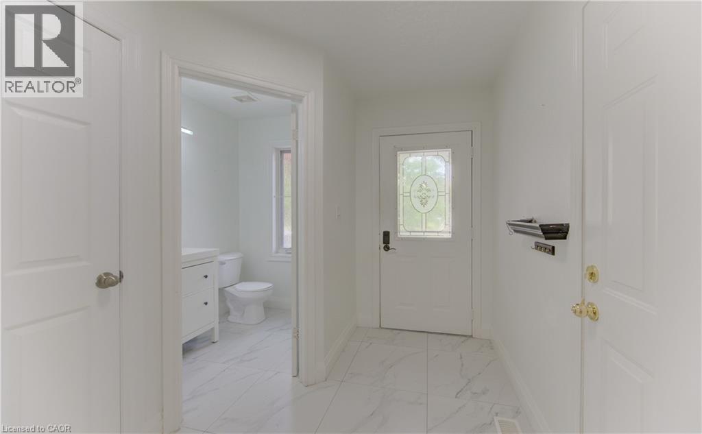 347 Keewatin Avenue, Kitchener, Ontario  N2B 3W2 - Photo 3 - 40836504