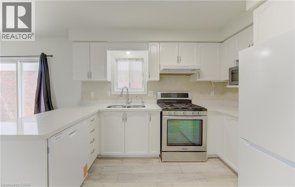 347 Keewatin Avenue, Kitchener, Ontario  N2B 3W2 - Photo 5 - 40836504