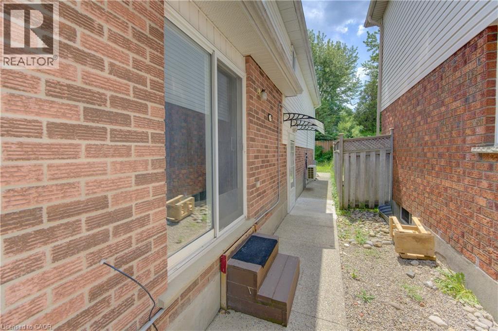 347 Keewatin Avenue, Kitchener, Ontario  N2B 3W2 - Photo 14 - 40836504