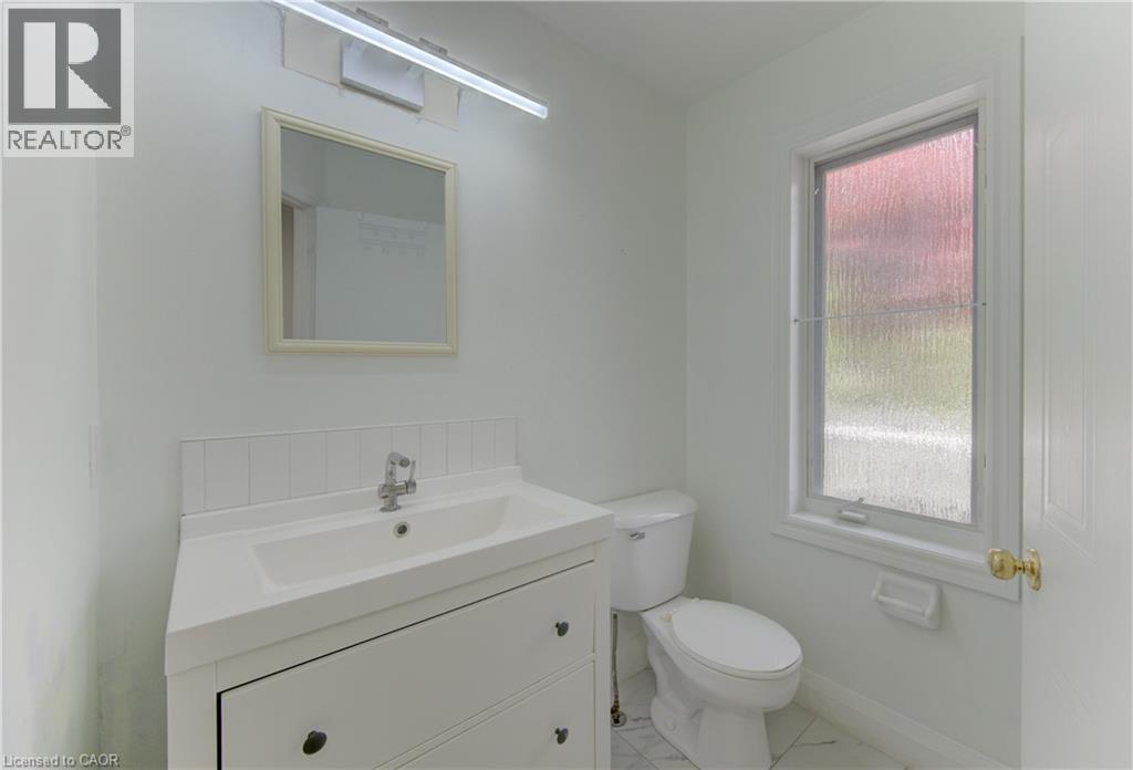 347 Keewatin Avenue, Kitchener, Ontario  N2B 3W2 - Photo 4 - 40836504