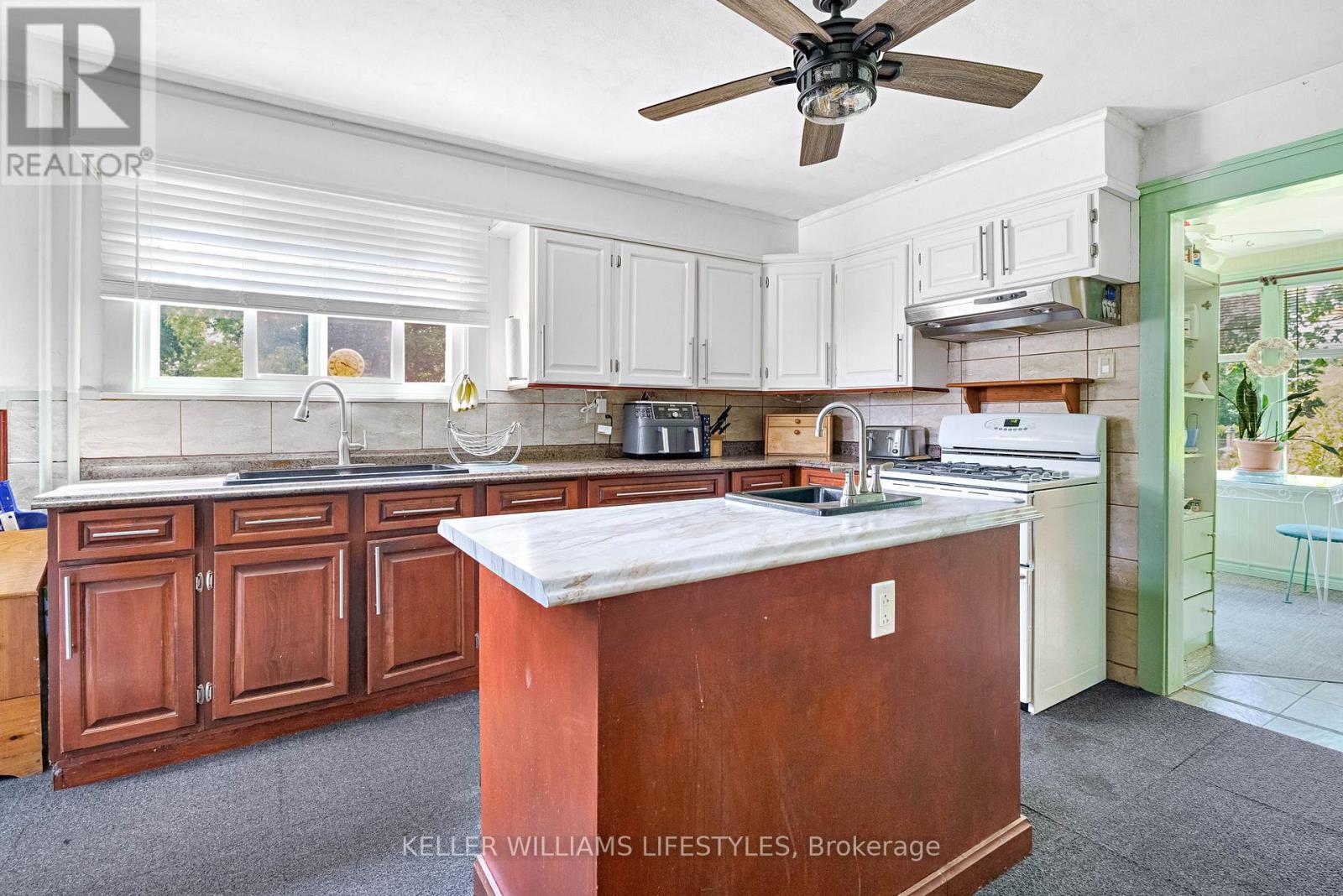 93 Sarah Street, Lambton Shores, Ontario  N0M 2N0 - Photo 17 - X13413654