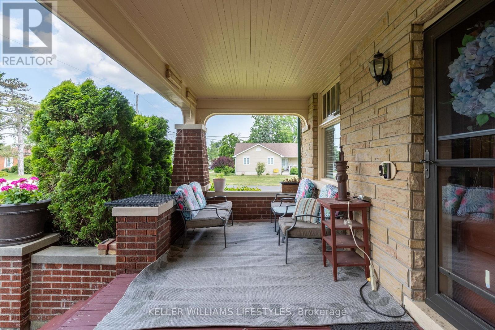 93 Sarah Street, Lambton Shores, Ontario  N0M 2N0 - Photo 4 - X13413654