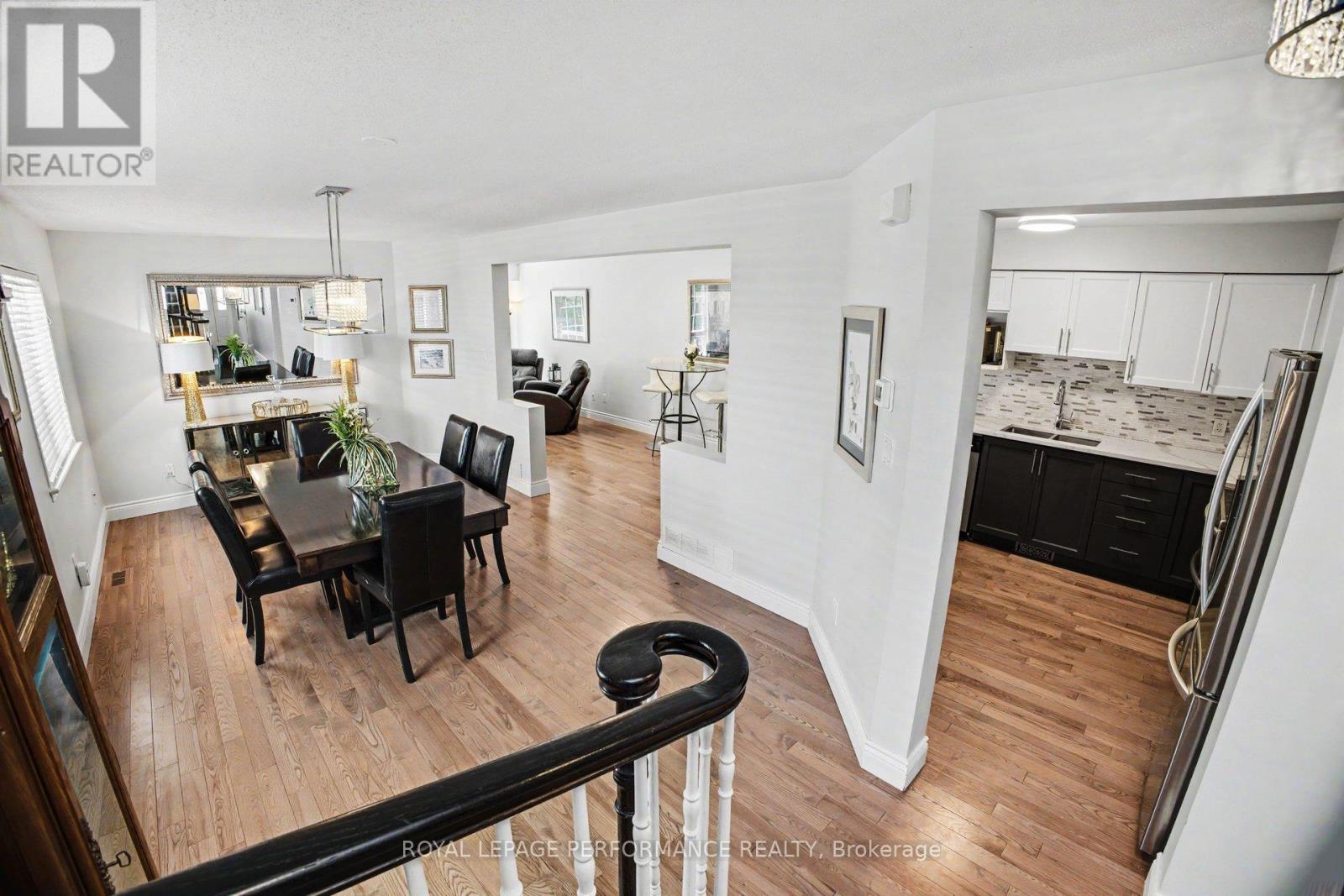 122 Rustwood Private, Ottawa, Ontario K2J 5L5 - Photo 3 - X13413514