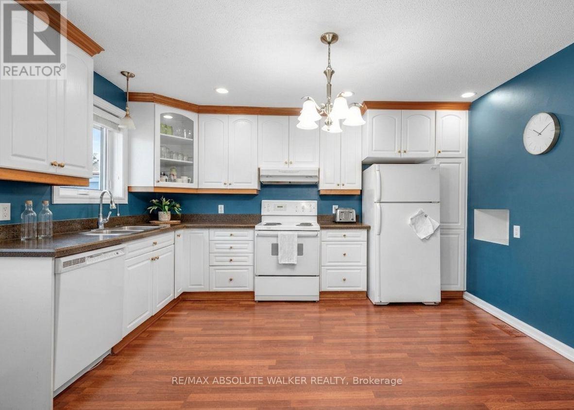 412 Montreal Road, Ottawa, Ontario  K1K 0V4 - Photo 7 - X13413592