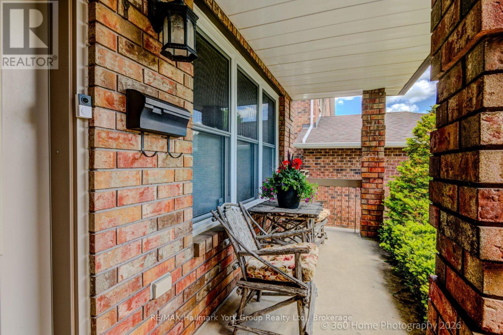 42 Lanewood Drive, Aurora, Ontario  L4G 4T8 - Photo 13 - N13413488