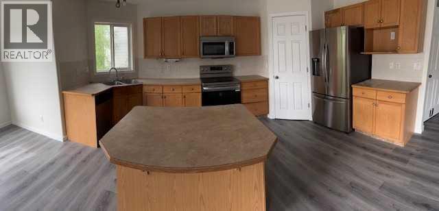 531 Stonegate Road NW, Airdrie, Alberta  T4B 2Z9 - Photo 4 - A2318075