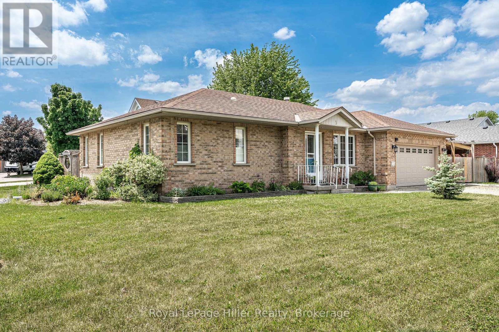 5 Moore Street, Stratford, Ontario  N4Z 1J4 - Photo 2 - X13413586