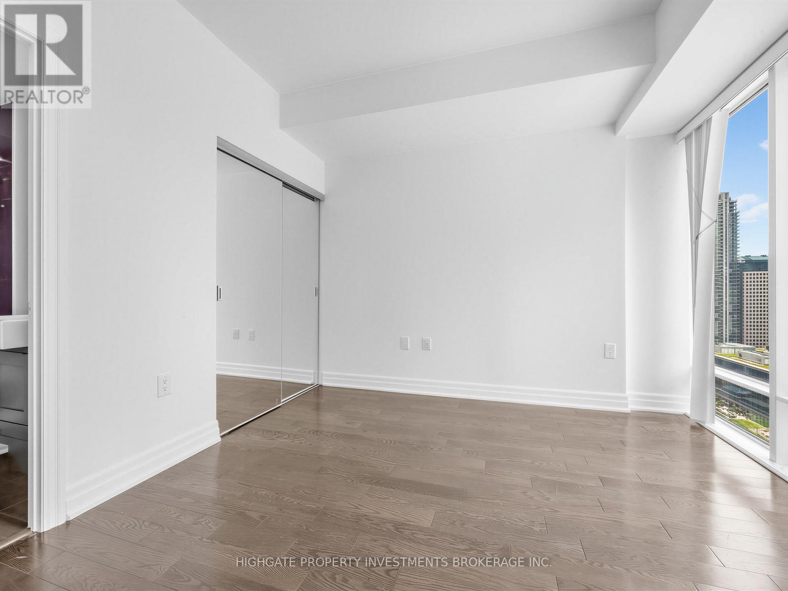 2305 - 8 The Esplanade Street, Toronto, Ontario  M5E 0A6 - Photo 18 - C13413440