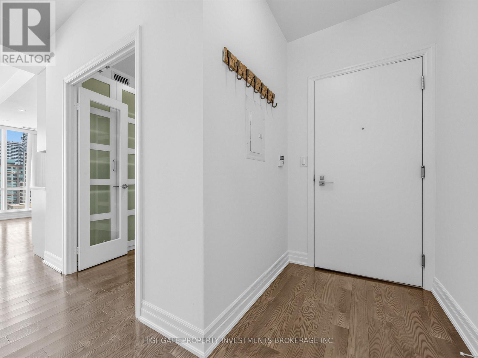 2305 - 8 The Esplanade Street, Toronto, Ontario  M5E 0A6 - Photo 22 - C13413440