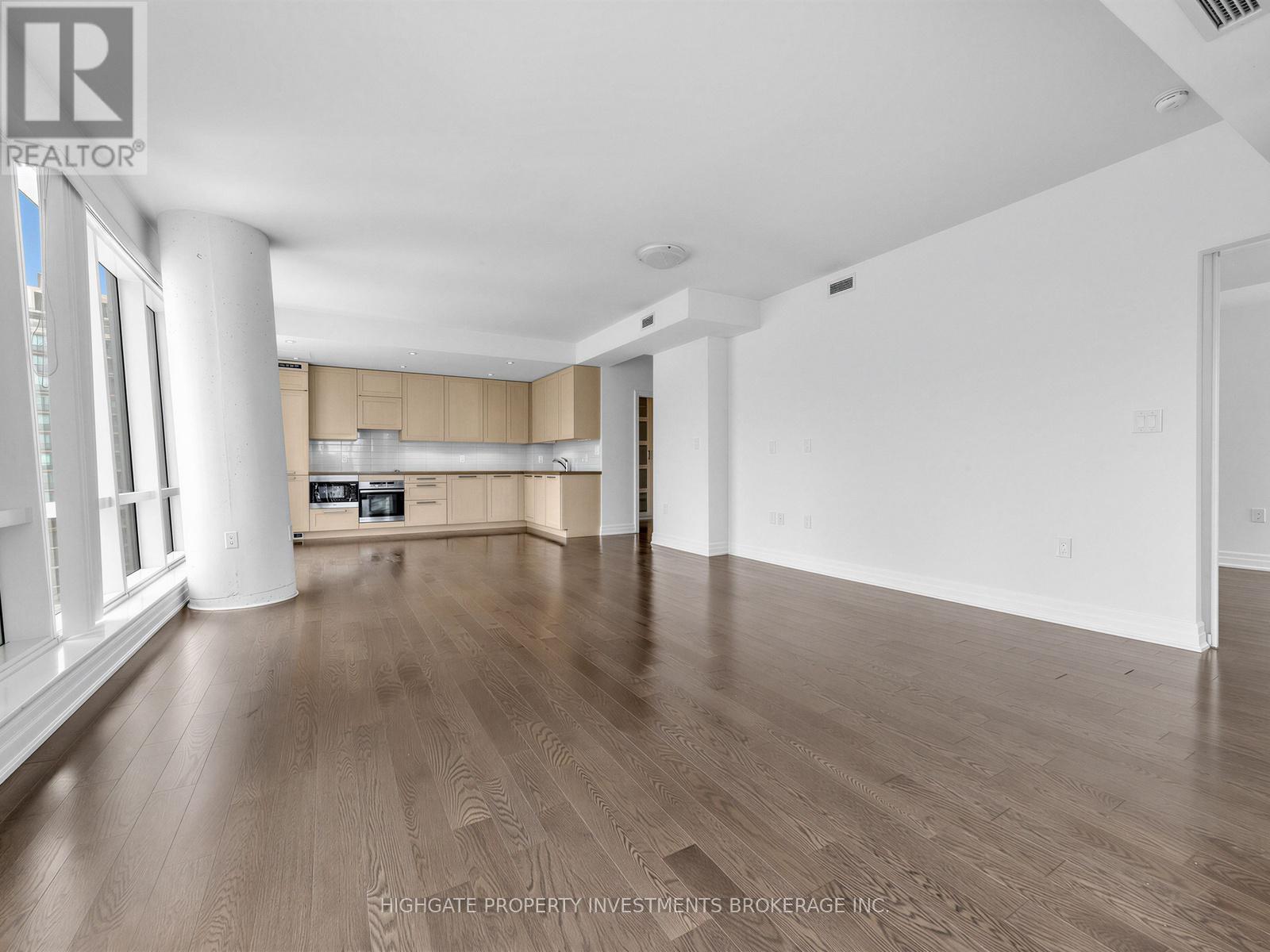 2305 - 8 The Esplanade Street, Toronto, Ontario  M5E 0A6 - Photo 7 - C13413440