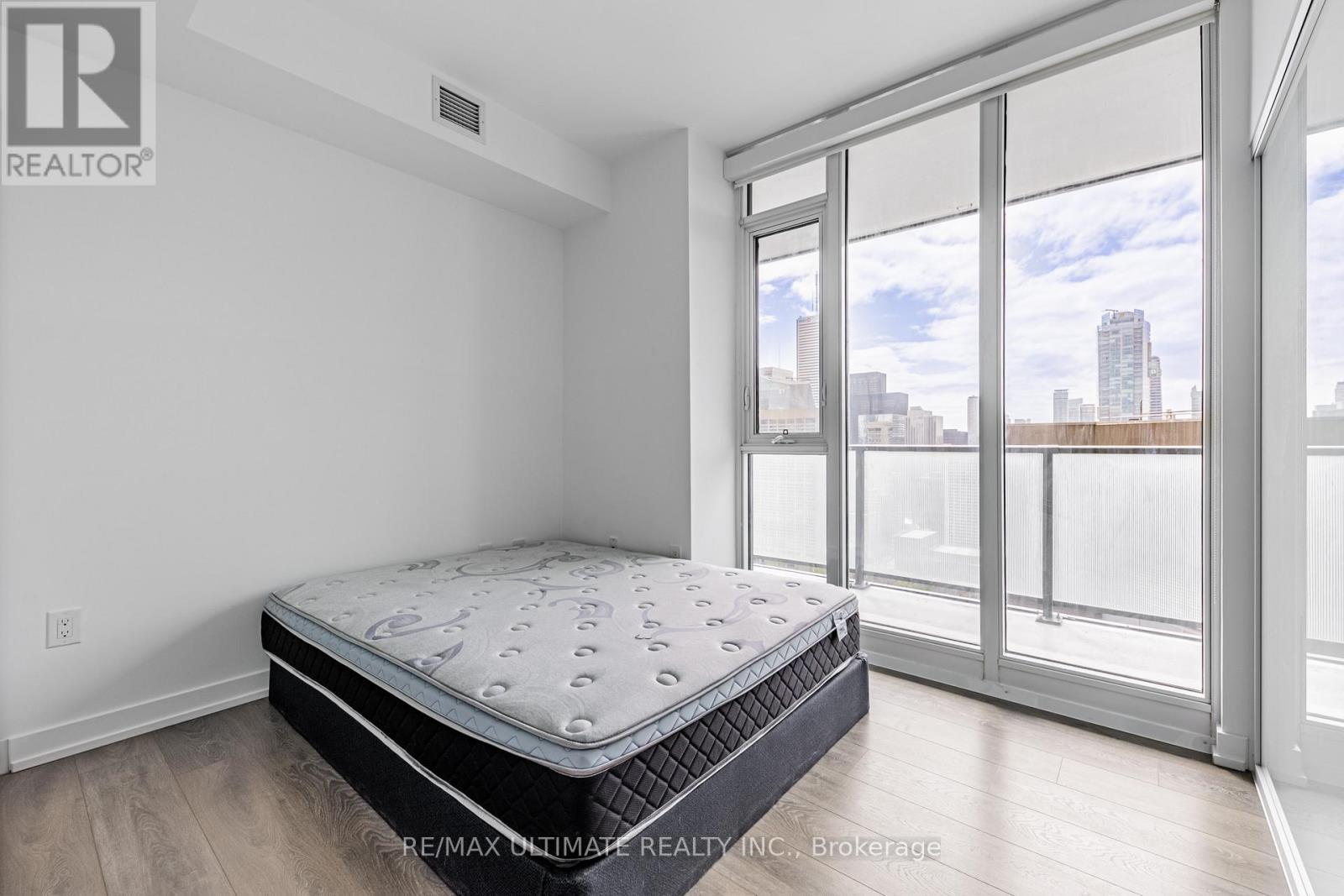 3508 - 426 University Avenue, Toronto, Ontario  M5G 1S9 - Photo 12 - C13413466