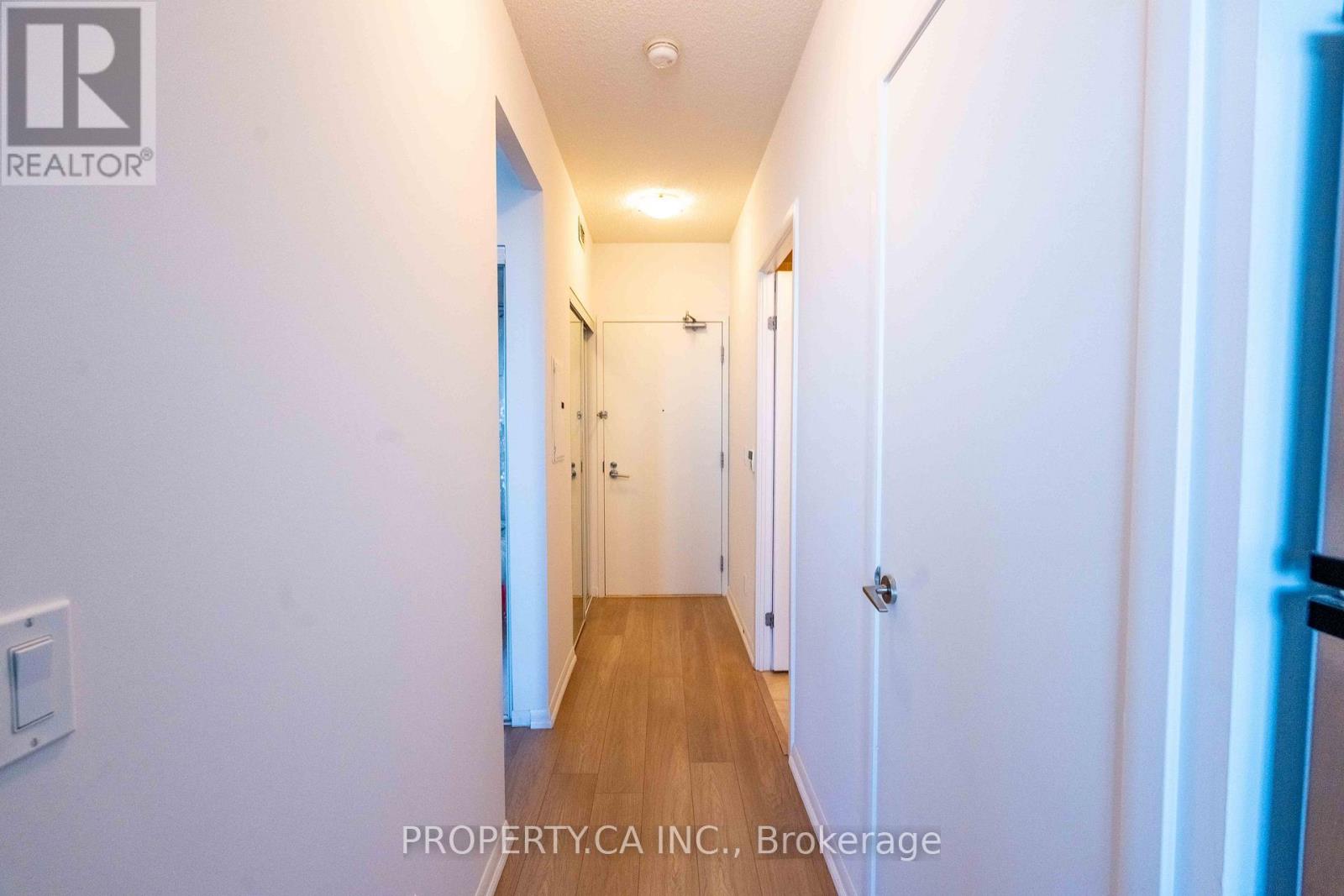 2203 - 215 Fort York Boulevard, Toronto, Ontario  M5V 4A2 - Photo 2 - C13413484