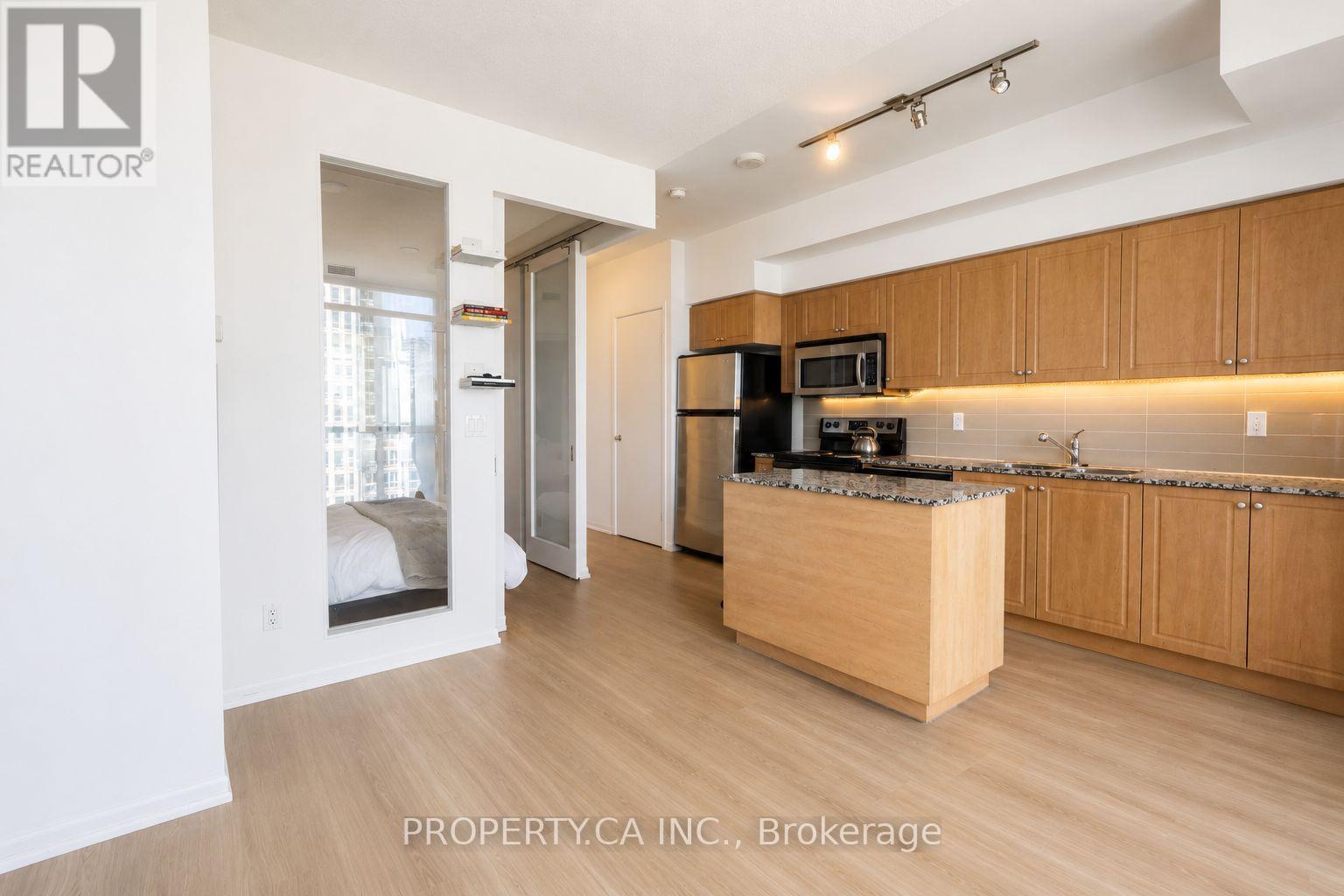 2203 - 215 Fort York Boulevard, Toronto, Ontario  M5V 4A2 - Photo 9 - C13413484