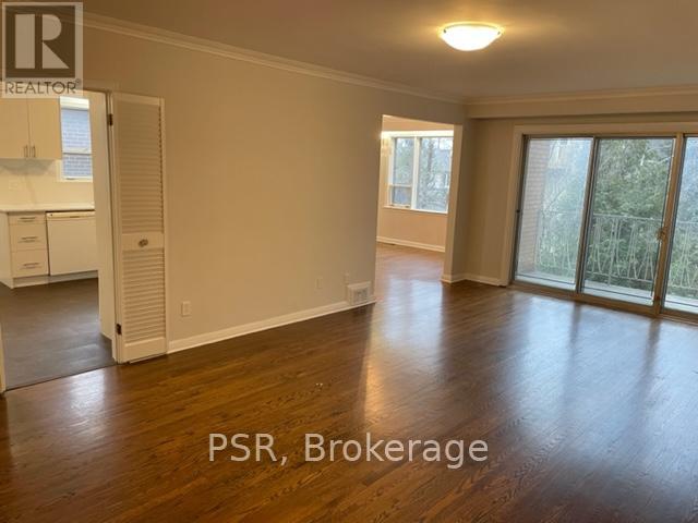 66 Prue Avenue, Toronto, Ontario  M6B 1R5 - Photo 4 - C13413530