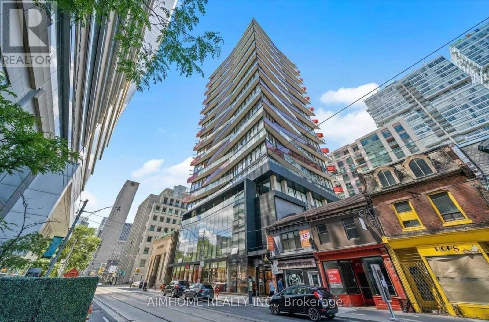 708 - 215 QUEEN STREET W, Toronto, Ontario