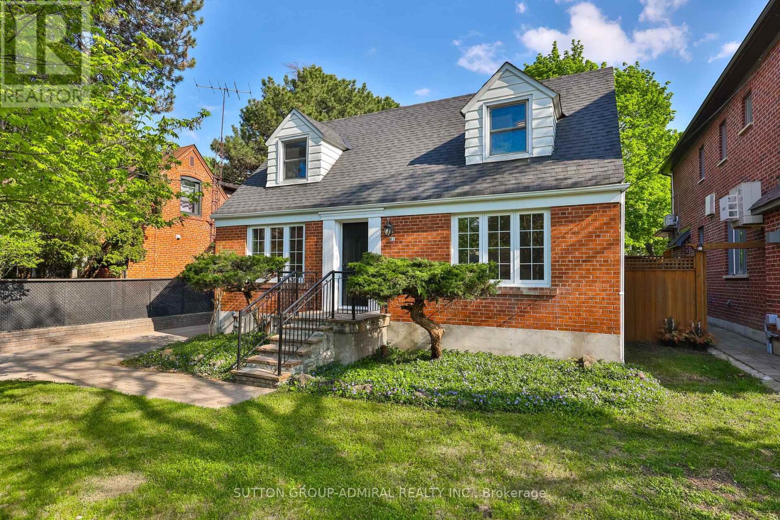 81 Yorkview Drive, Toronto, Ontario  M2R 1J9 - Photo 3 - C13413580