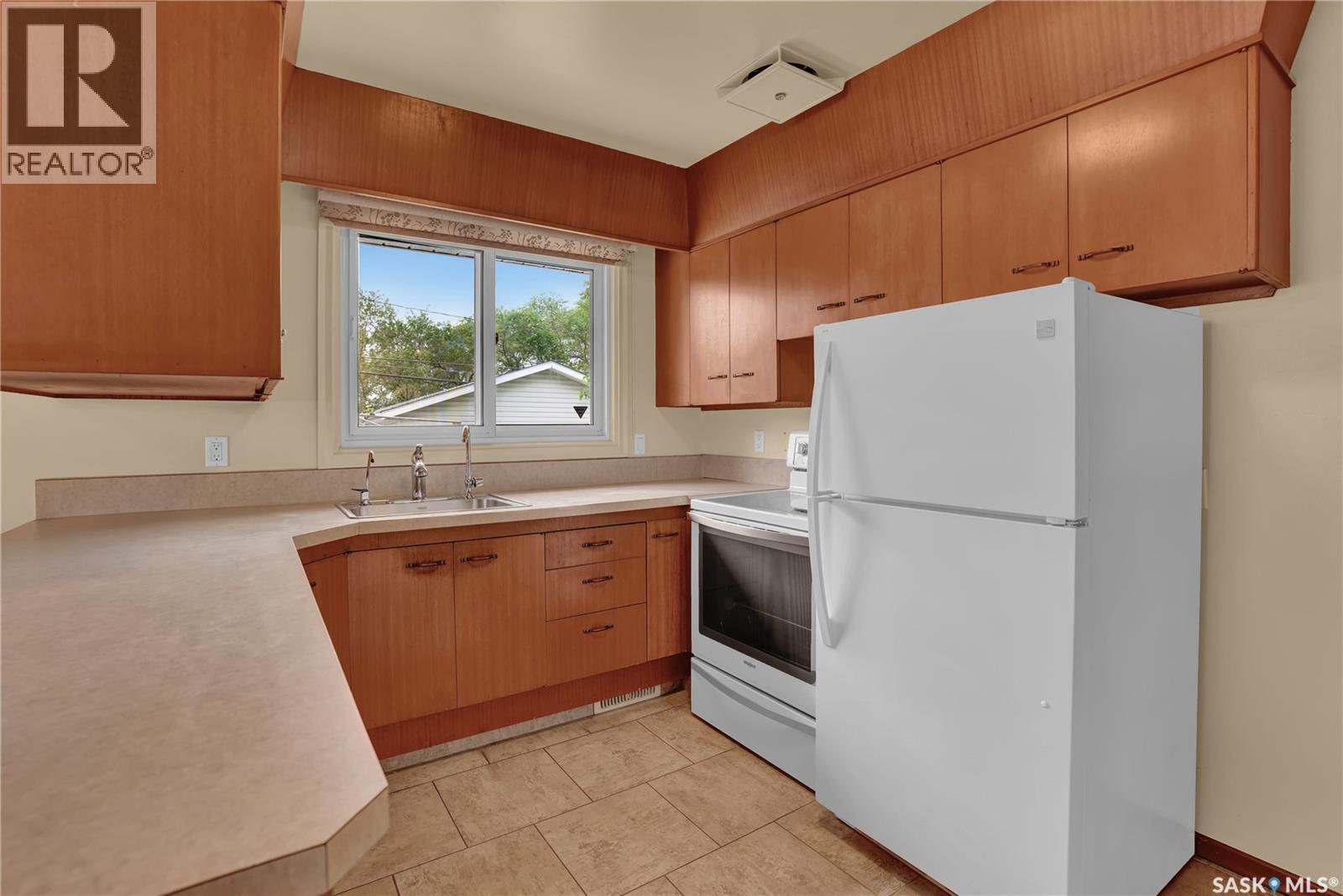 4049 Garnet Street, Regina, Saskatchewan  S4S 3G8 - Photo 8 - SK038513