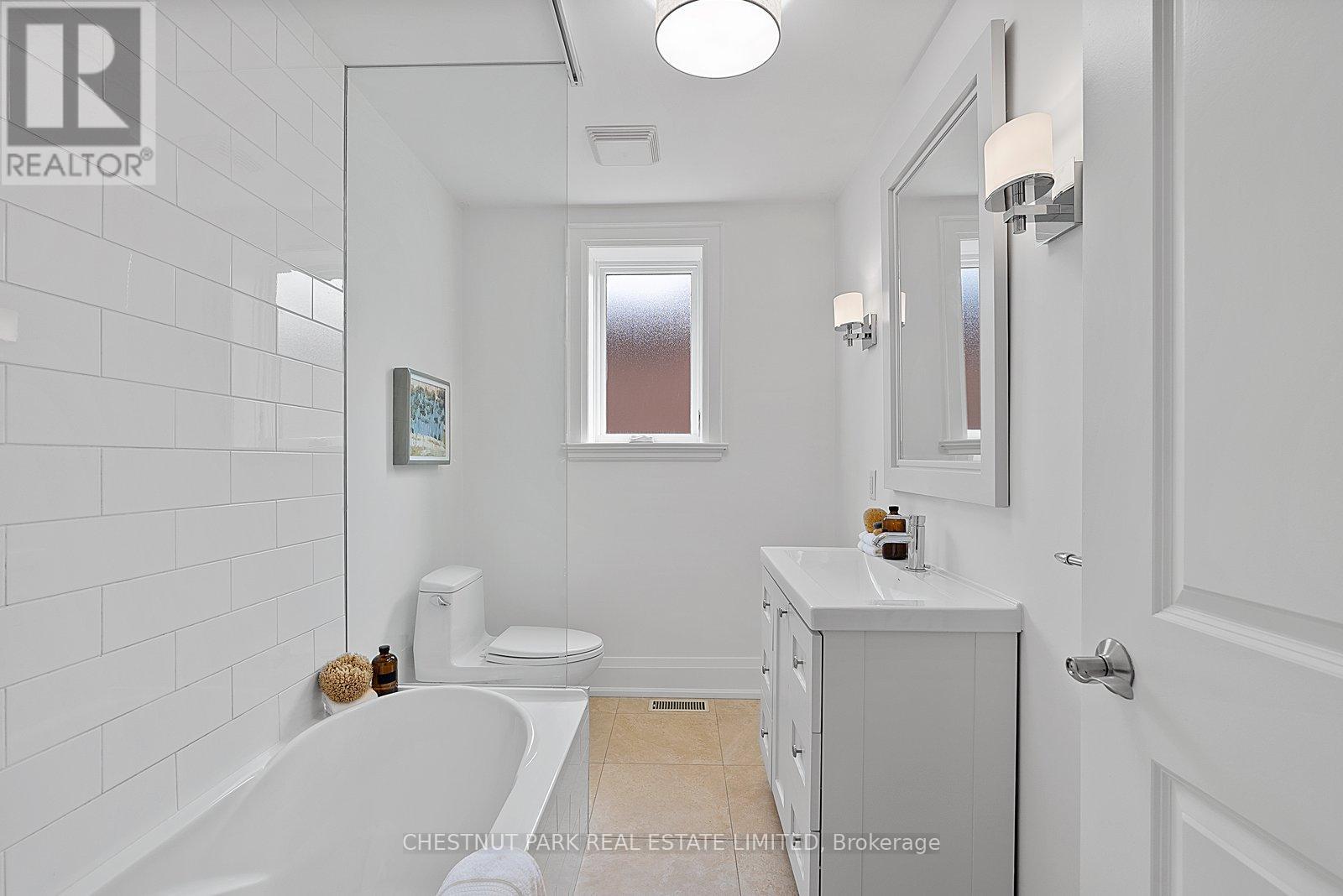 918 Carlaw Avenue, Toronto, Ontario  M4K 3L3 - Photo 34 - E13413438