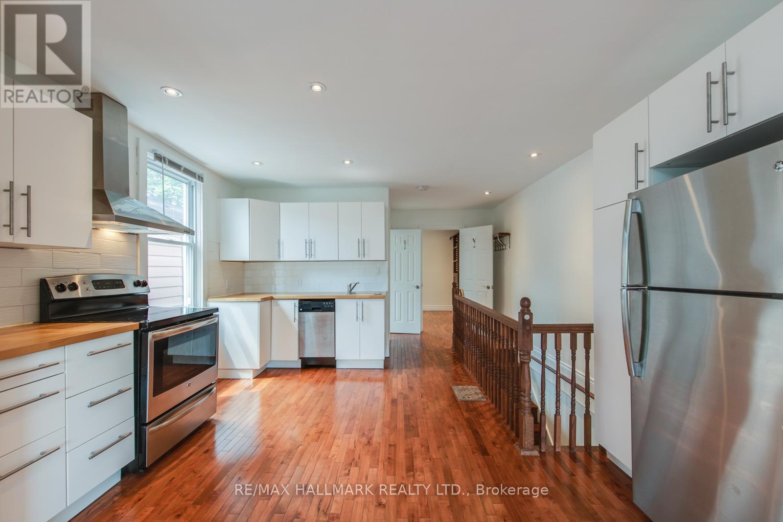Upper - 2066 Gerrard Street E, Toronto, Ontario  M4E 2B5 - Photo 5 - E13413544