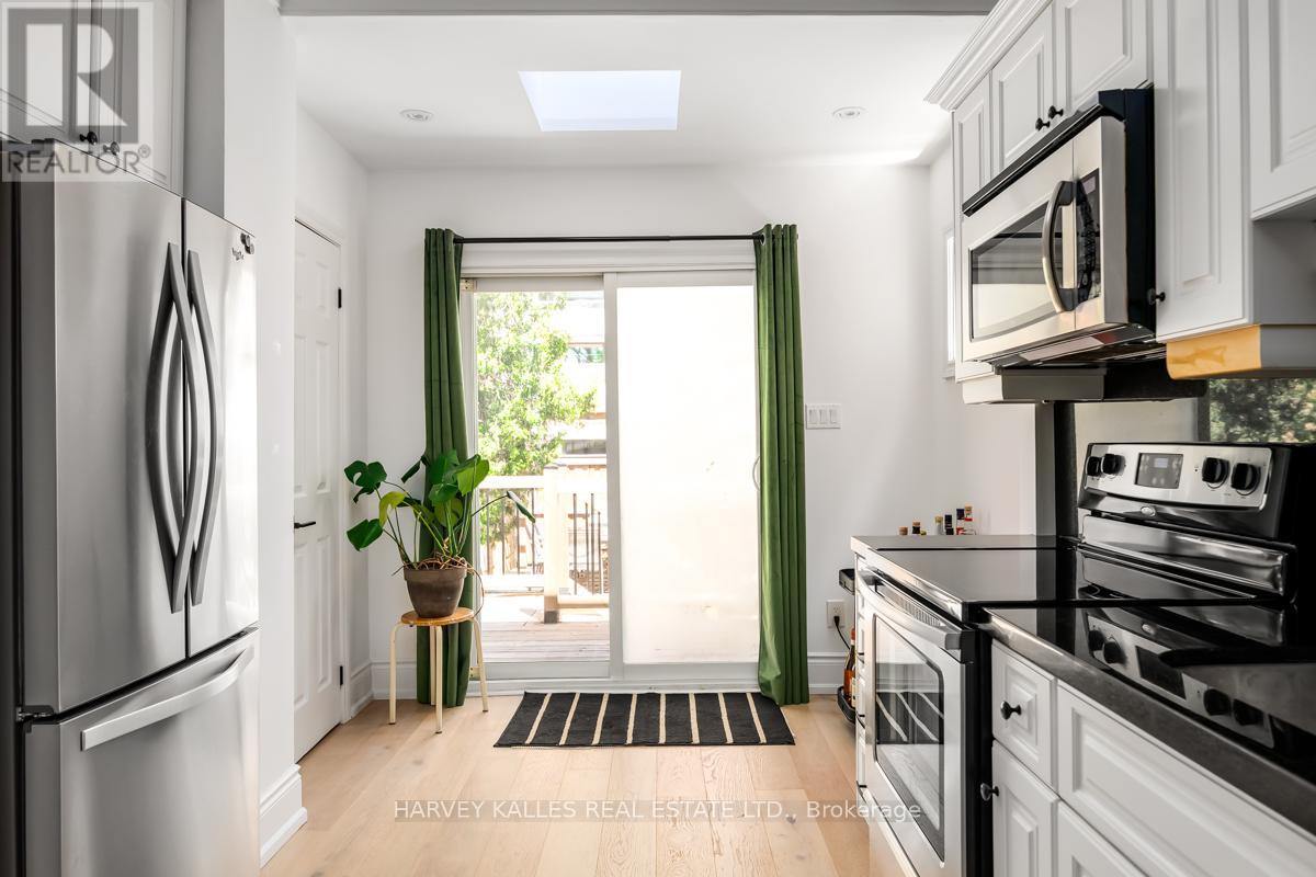 89 Gough Avenue, Toronto, Ontario  M4K 3N9 - Photo 8 - E13413584