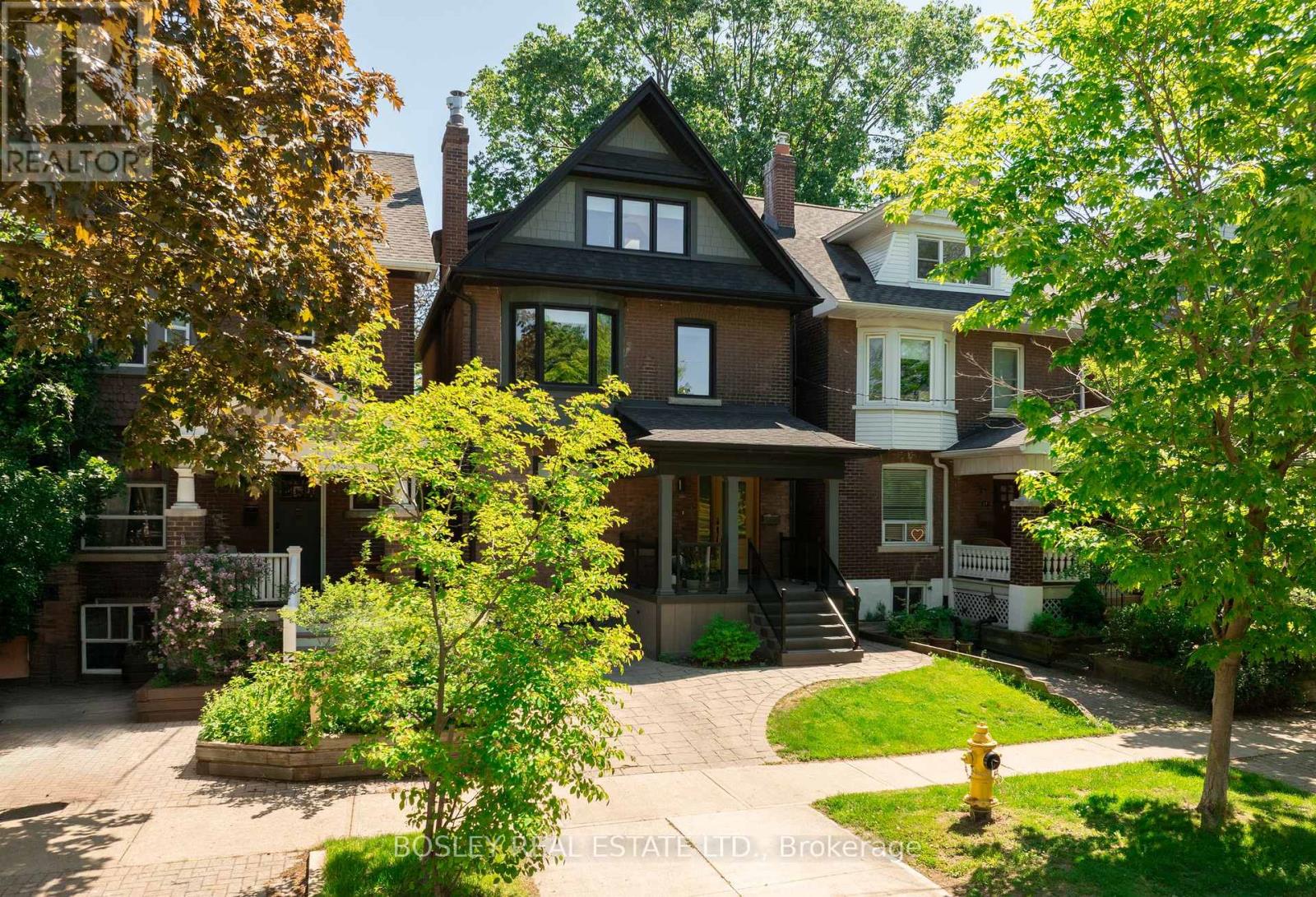 19 LARK STREET, Toronto, Ontario