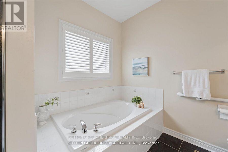 1886 Pine Grove Avenue, Pickering, Ontario  L1V 7C6 - Photo 24 - E13413704